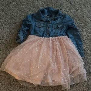 Girls 5 t dress. Like new.